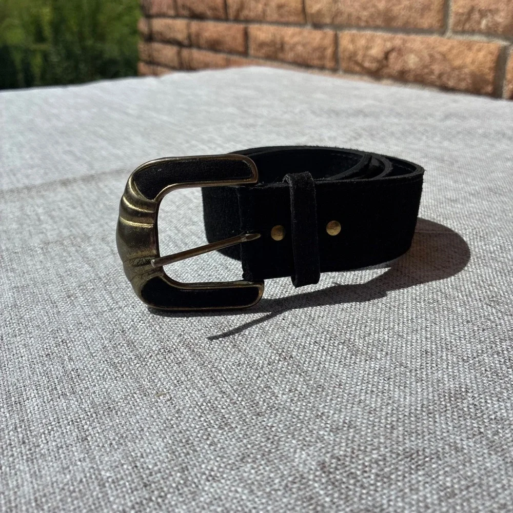 Vintage Black Suede Leather Belt Brass Scalloped Buckle Size 30 Made in USA 3527